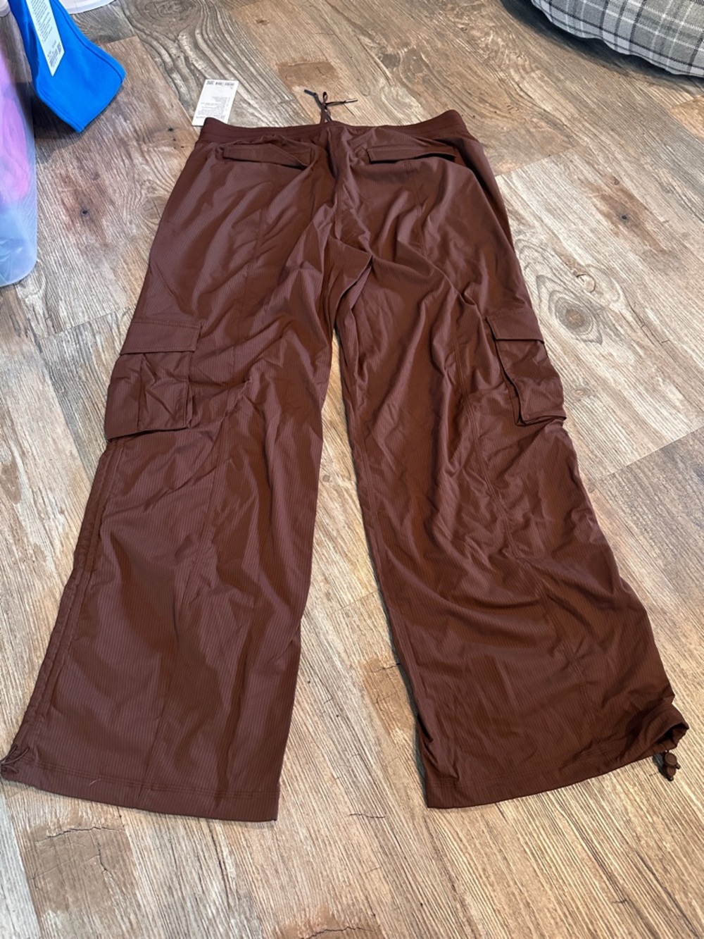 NEW with tags! Lululemon Dance Studio Relaxed-Fit Mid-Rise Cargo Pant
Lava Cake - Picture 4 of 8